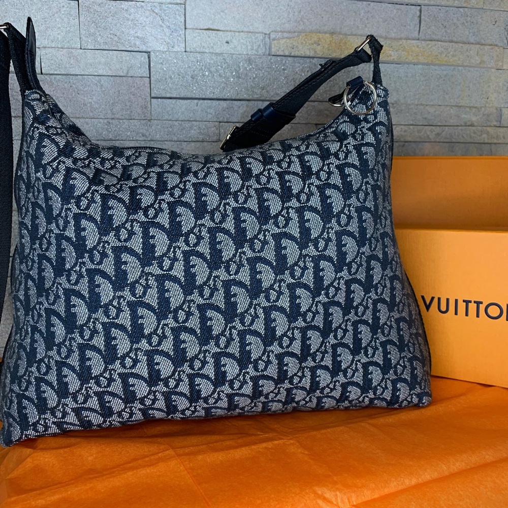 🦋 DIOR MONOGRAM DIORISSIMO SHOULDER BAG 🦋 - Picture 3 of 15